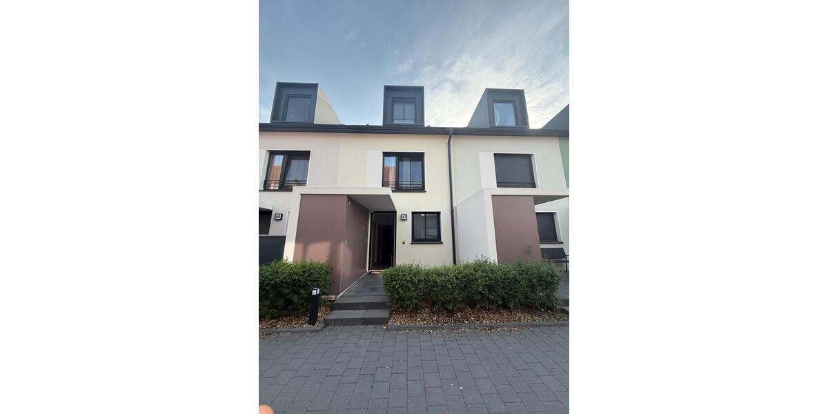 Reihenhaus Crailsheim - 5 Zimmer, 145 m&sup2;, 1.750&euro; | Angebot:26521745