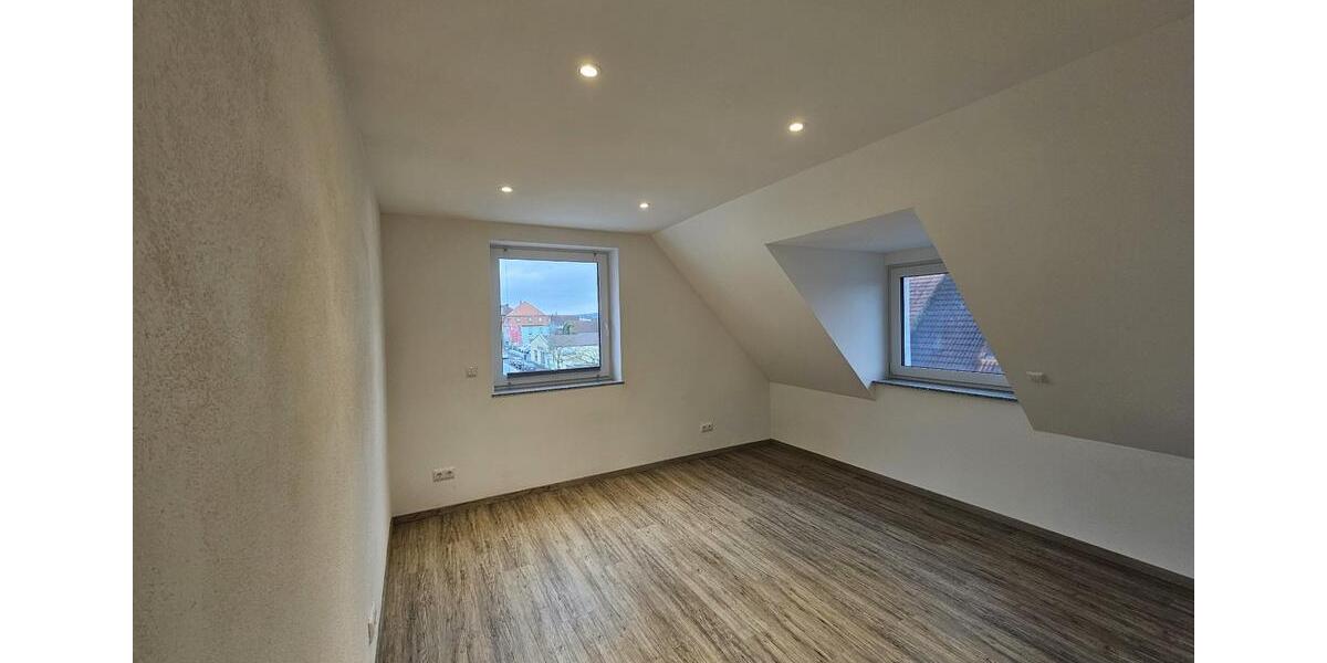 Dachgeschoßwohnung Knetzgau - 3 Zimmer, 91 m&sup2;, 860&euro; | Angebot:25705628