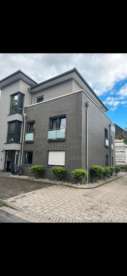 Wohnung im EG mit kleinem Garten und eigenem Parkplatz