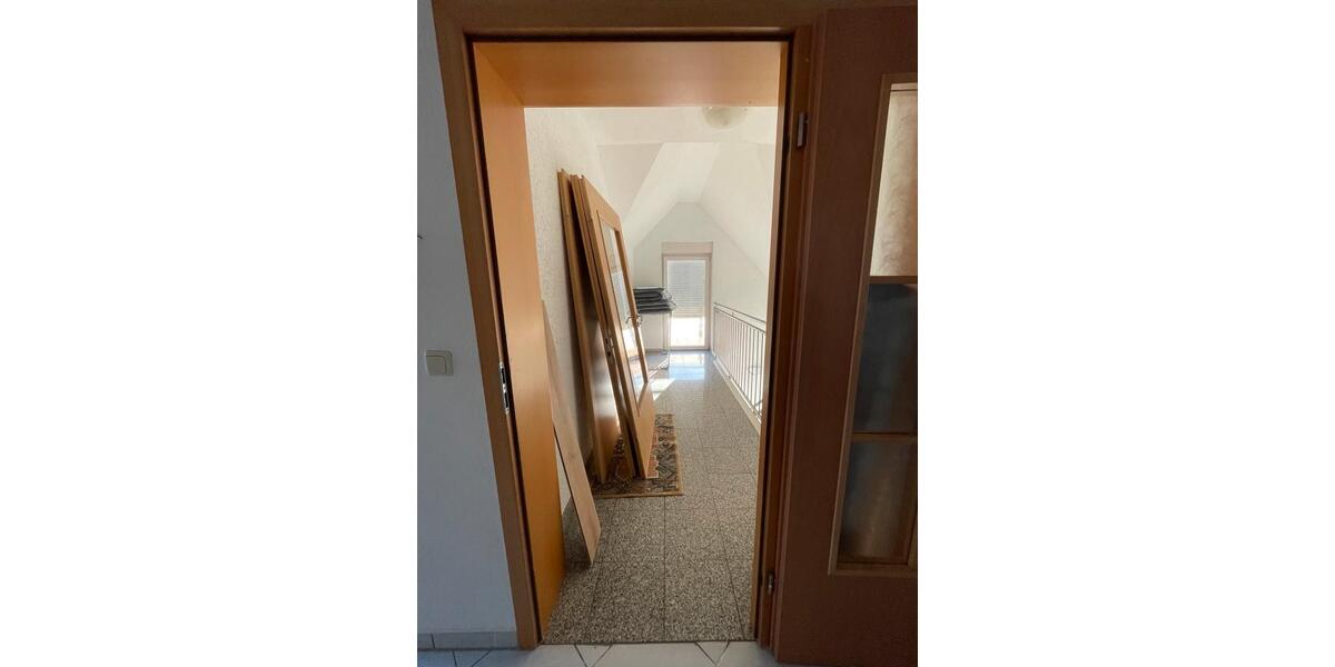 Etagenwohnung Limburg an der Lahn Eschhofen - 4 Zimmer, 135 m&sup2;, 1.350&euro; | Angebot:25297876