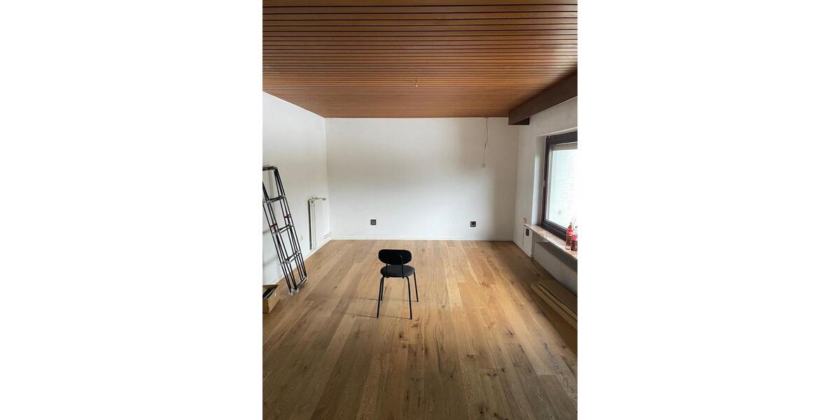 Etagenwohnung Ehringshausen - 5 Zimmer, 145 m&sup2;, 1.500&euro; | Angebot:24782704