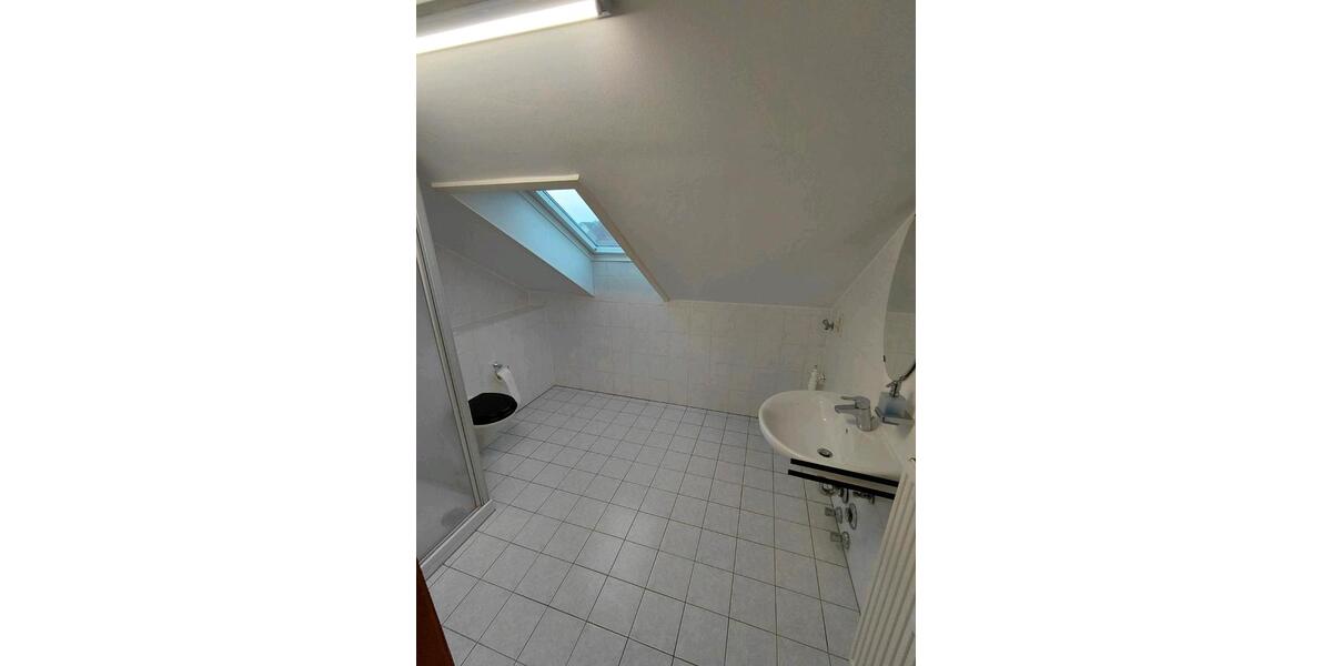 Dachgeschoßwohnung Wallersdorf - 2 Zimmer, 41 m&sup2;, 600&euro; | Angebot:25841170