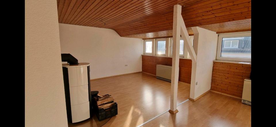Dachgeschoßwohnung Karlsruhe Durlach - 2.5 Zimmer, 79 m&sup2;, 985&euro; | Angebot:26625619