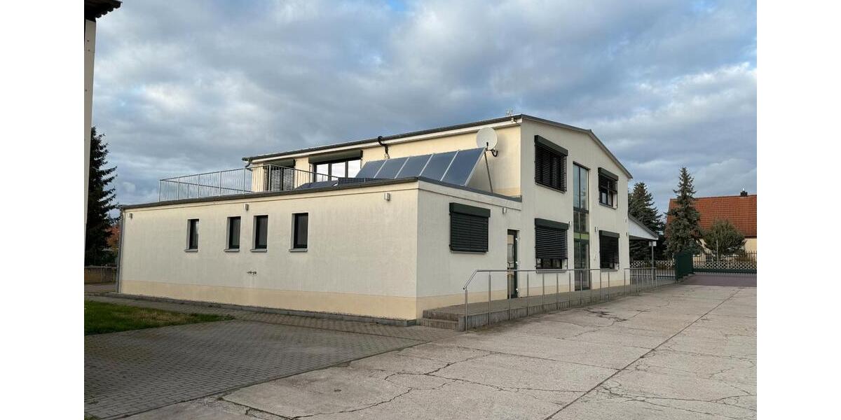 Einfamilienhaus Wettin-Löbejün Löbejün - 9 Zimmer, 290 m&sup2;, 9&euro; | Angebot:26692373