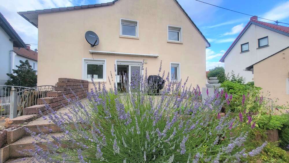 Einfamilienhaus Hofheim am Taunus - 4 Zimmer, 130 m&sup2;, 1.990&euro; | Angebot:27356589