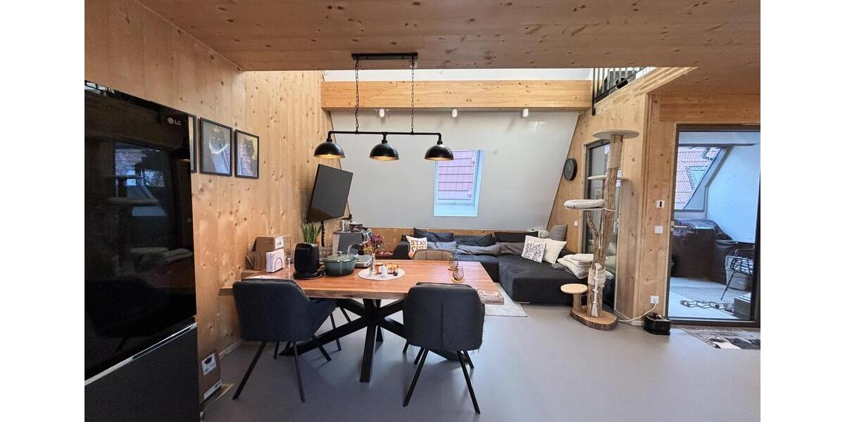 Stilvoll wohnen: Moderne 3,5-Zimmer-Maisonette mit Balkon und Stellplatz 3 zimmer