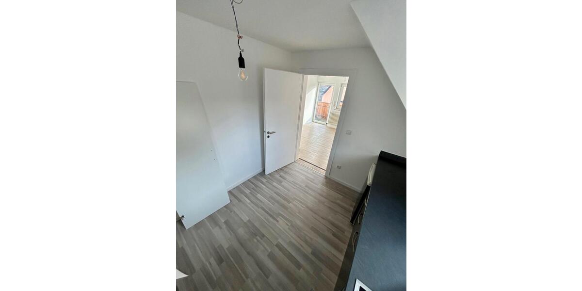 Dachgeschoßwohnung Nürnberg - 3 Zimmer, 60 m&sup2;, 800&euro; | Angebot:25185408