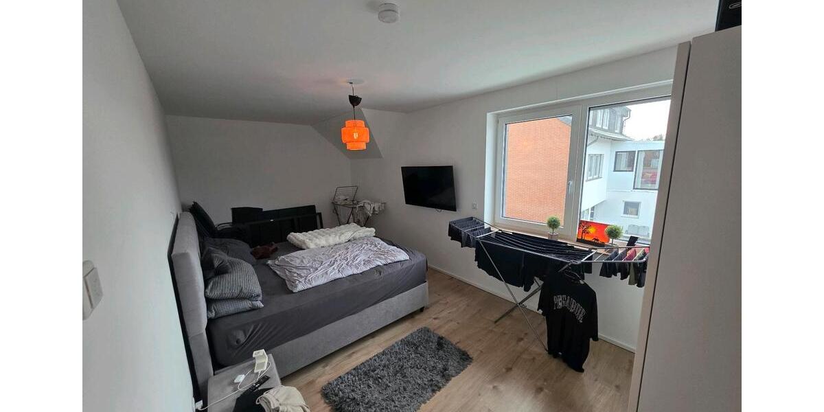 Exclusive Neubau 3,5 Zi. Wohnung, Dachg. + Galerie, großer Balkon 4 zimmer