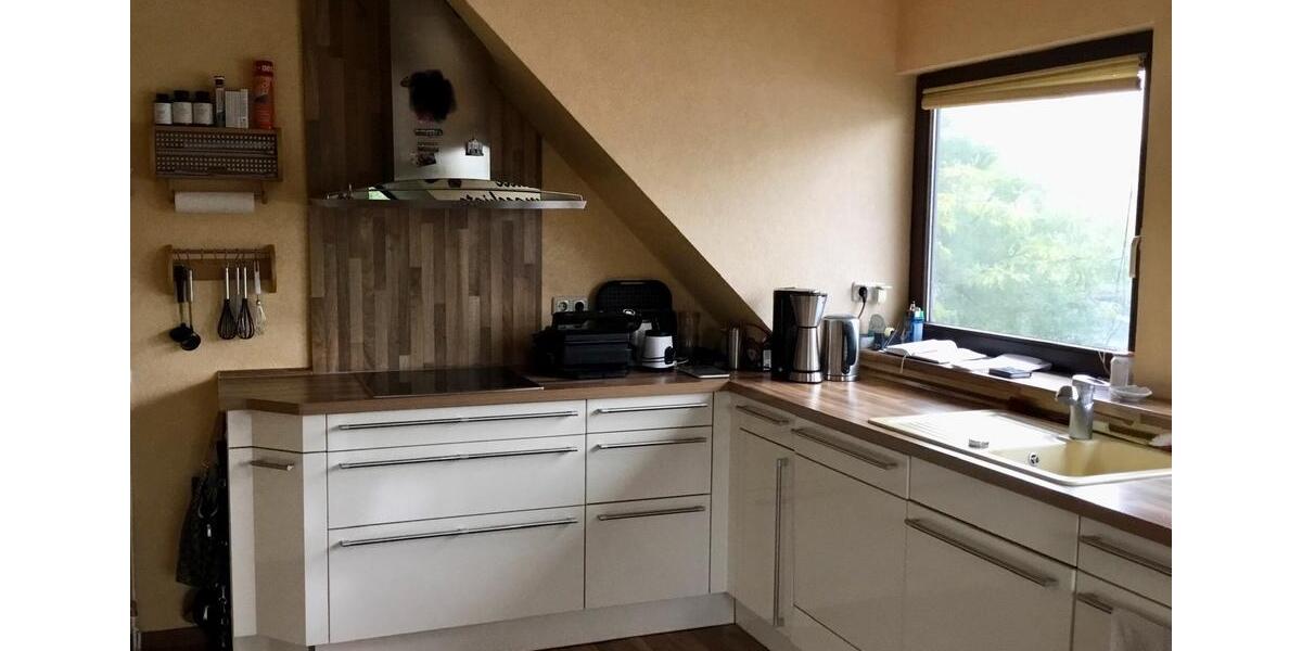 Ab 01.04.~3 Zimmer 110 qm + 30 qm Dachboden~Einbauküche~Balkon 3 zimmer