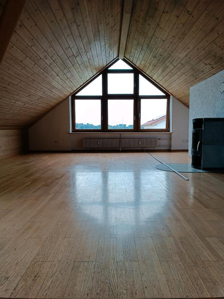Schöne Dachgeschoßwohnung in Oberauerbach