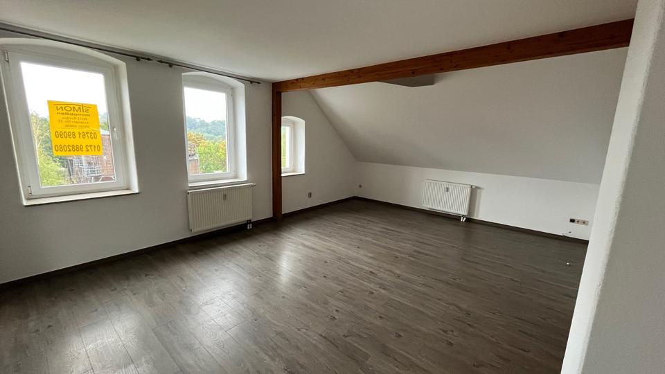 Dachgeschoßwohnung Werdau - 4 Zimmer, 80 m&sup2;, 500&euro; | Angebot:23808651