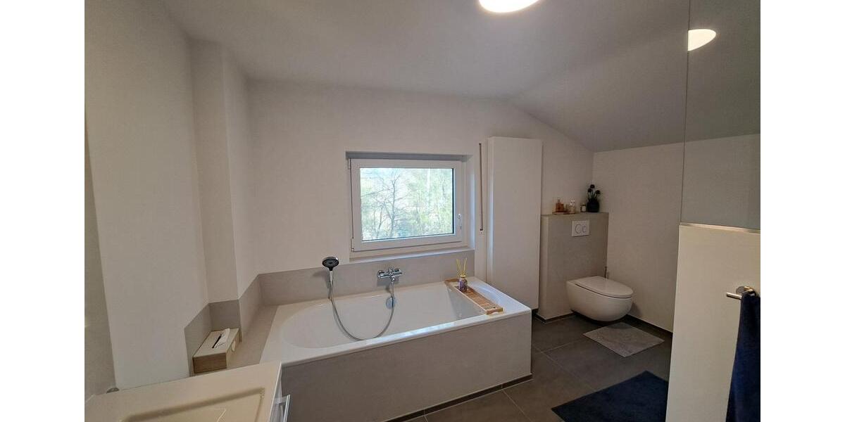 Dachgeschoßwohnung Siegen - 2 Zimmer, 86 m&sup2;, 774&euro; | Angebot:26336378