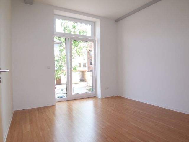 Mitten in der Stadt, fern vom Trubel: 2-Zimmer-Hofwohnung mit Balkon 2 zimmer