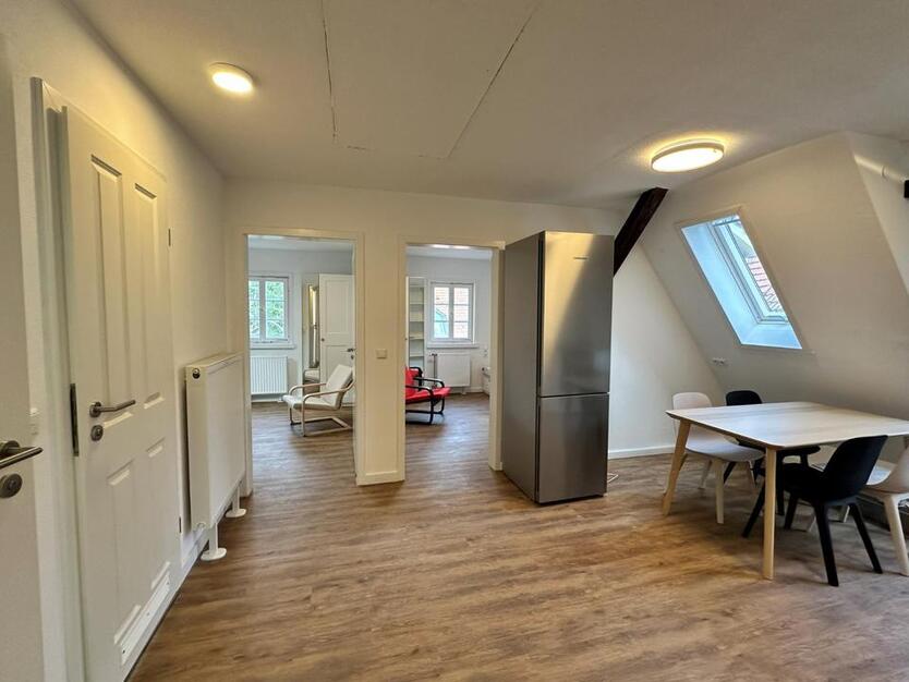 WG-Zimmer für Studenten: Esslinger Altstadt, Erstbezug & möbliert 4 zimmer