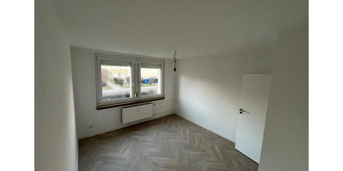 Erdgeschoßwohnung Weißenfels - 3 Zimmer, 60 m&sup2;, 390&euro; | Angebot:25832664