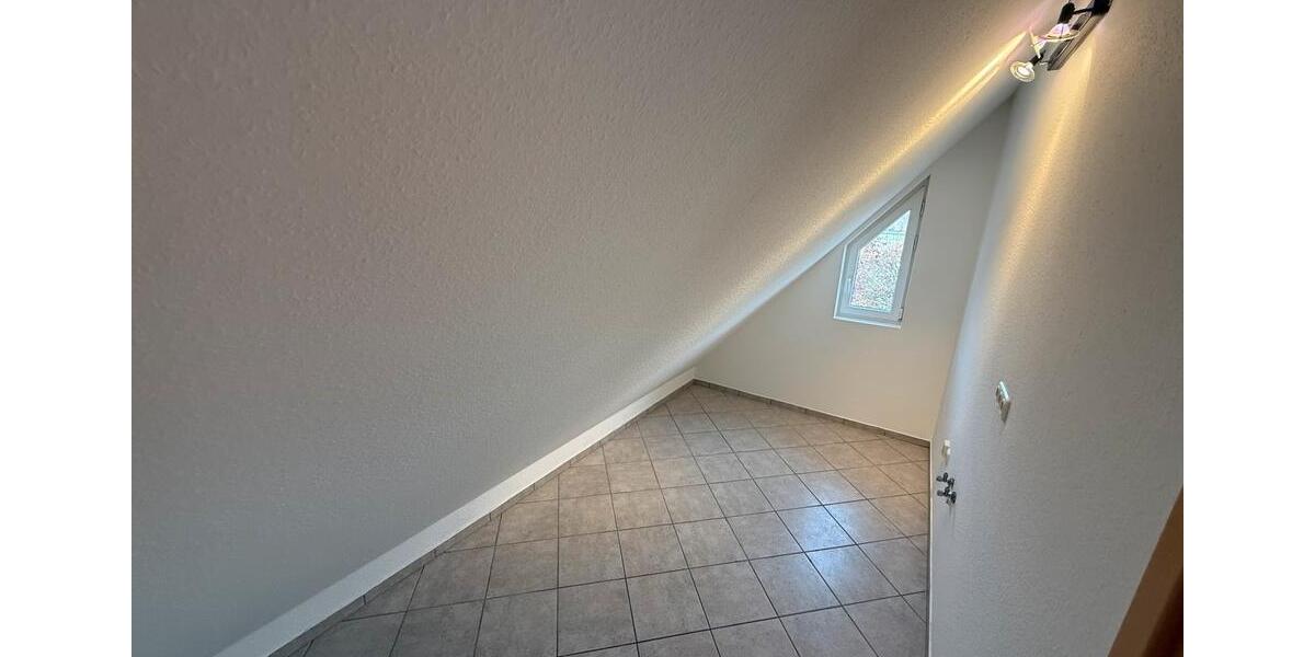 Einfamilienhaus Schwebheim - 6 Zimmer, 165 m&sup2;, 2.390&euro; | Angebot:24820196