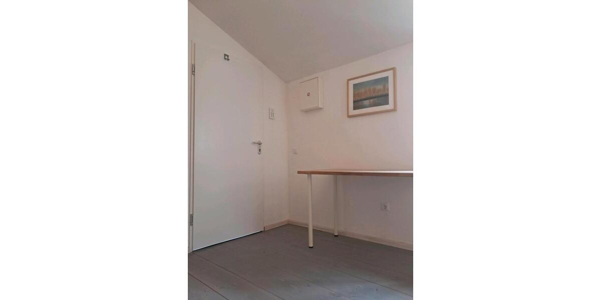 Dachgeschoßwohnung Bonn Poppelsdorf - 1 Zimmer, 32 m&sup2;, 780&euro; | Angebot:25843825