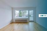 **Moderne 3-Zimmer-Wohnung mit BALKON, EBK und viel Lichteinfall** zimmer