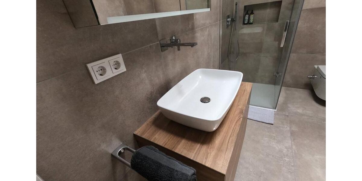 Dachgeschoßwohnung Leipzig Mitte - 3 Zimmer, 82 m&sup2;, 2.850&euro; | Angebot:26669925