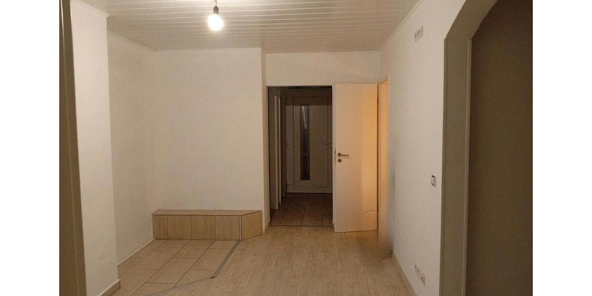 Erdgeschoßwohnung Hilchenbach - 3 Zimmer, 84 m&sup2;, 750&euro; | Angebot:26531265