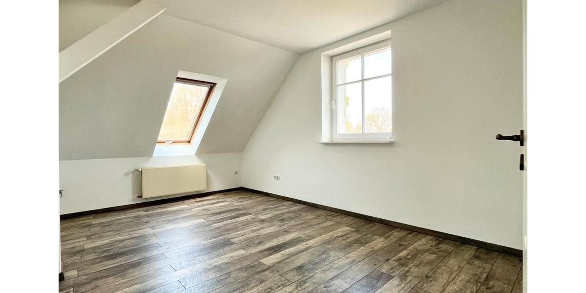 Dachgeschoßwohnung Panketal - 2.5 Zimmer, 85 m&sup2;, 1.365&euro; | Angebot:26014544