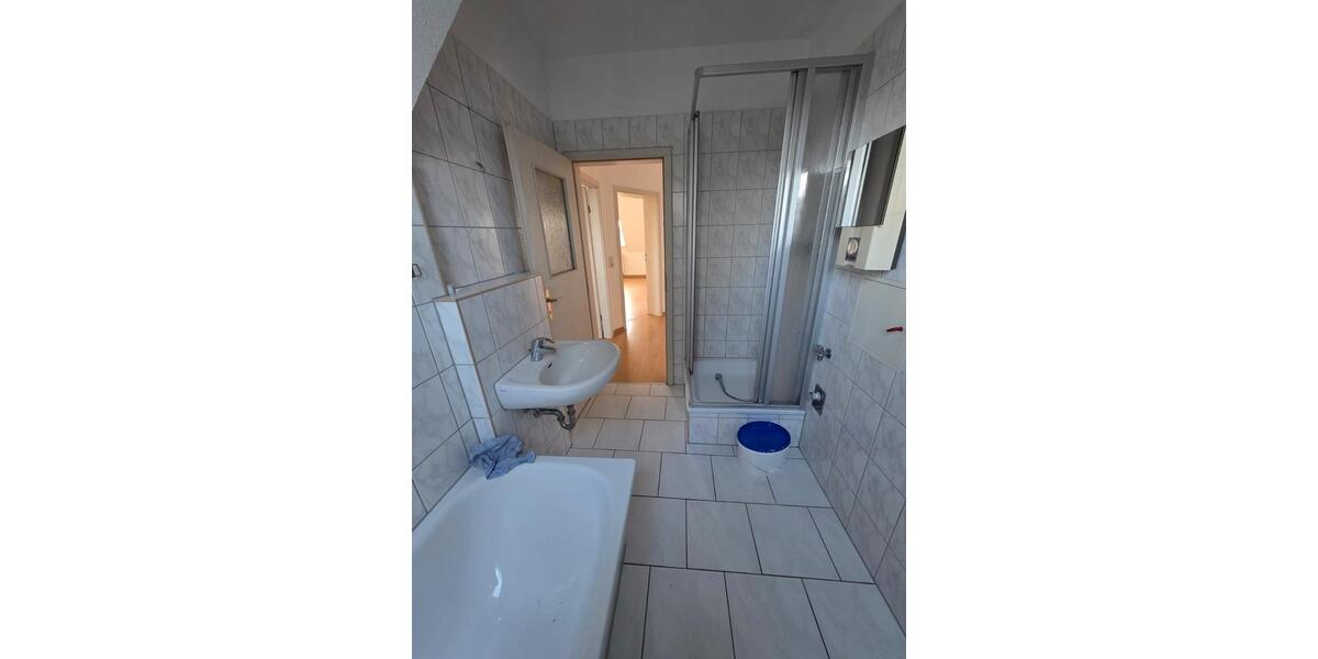 Dachgeschoßwohnung Halle (Saale) Damaschkestraße - 3 Zimmer, 72 m&sup2;, 660&euro; | Angebot:26003583