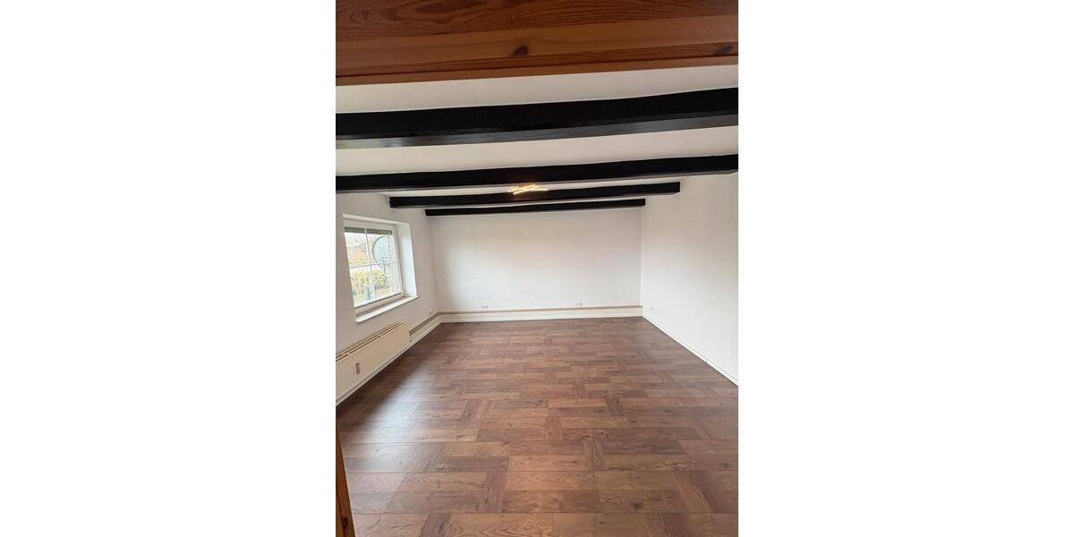 Erdgeschoßwohnung Hohn - 3 Zimmer, 130 m&sup2;, 1.100&euro; | Angebot:25886840