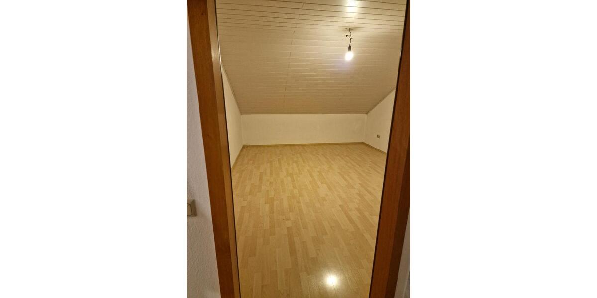 Dachgeschoßwohnung Bad Hersfeld - 4 Zimmer, 96 m&sup2;, 800&euro; | Angebot:26459853