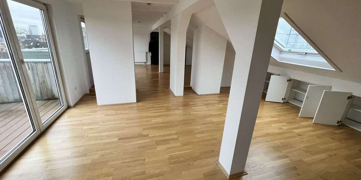 Wohnung zum Mieten in Frankfurt am Main 1.990 € 110 m² 4 zimmer