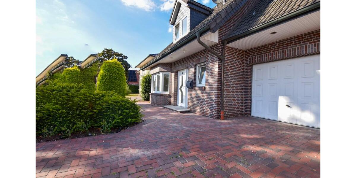 Großzügige Doppelhaushälfte mit Einbauküche und Garage in ruhiger Lage in der Stadt Friesoythe 6 zimmer