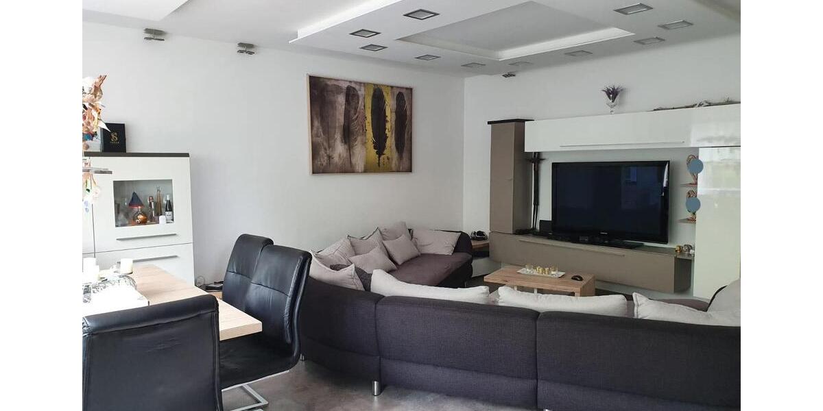 Modernisierte Wohnung mit vier Zimmern- Balkon - Garten 4 zimmer