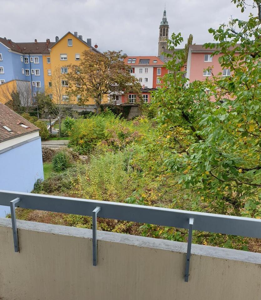 vollständig Möbliertes AppartmentWohnung in zentraler Lage überd. Stellplatz möglich