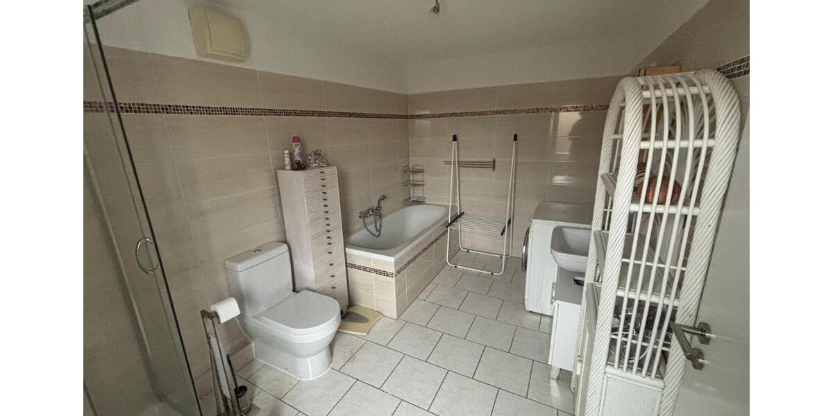 Haus mit Grundstück zu vermieten in LindenbergTauche. 300m Edeka 2.5 zimmer