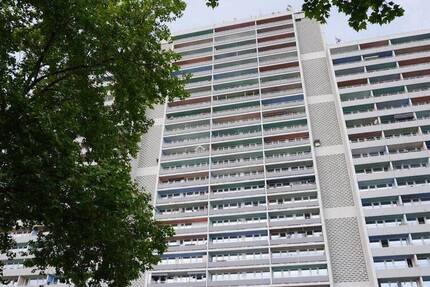 Moderne 2-Zimmer-Wohnung im 4. Obergeschoss, Aufzug, Balkon, Duschbad
