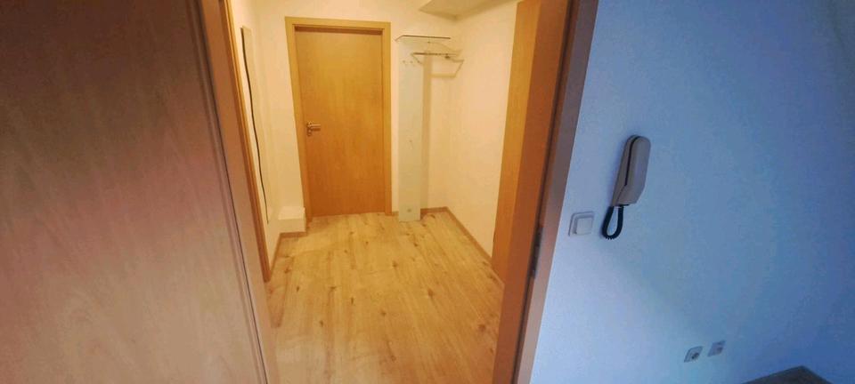 Dachgeschoßwohnung Schiffweiler - 2 Zimmer, 85 m&sup2;, 650&euro; | Angebot:26545567