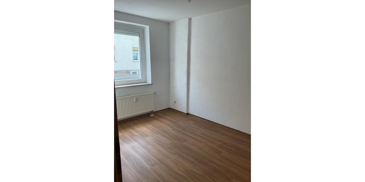 Erdgeschoßwohnung Crimmitschau - 2 Zimmer, 57 m&sup2;, 297&euro; | Angebot:25931381