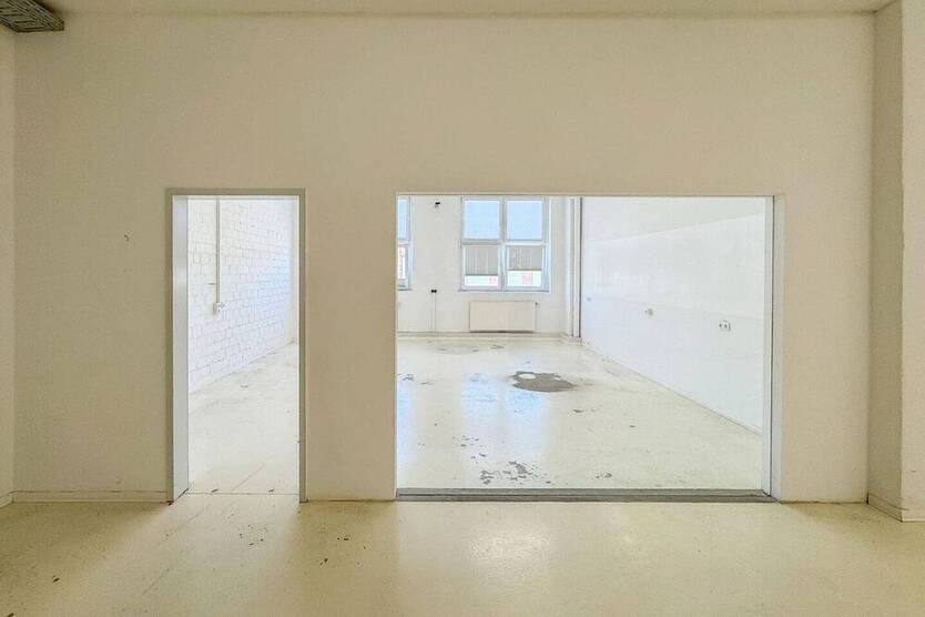 PREISWERTES BÜRO STUDIO MIT LAGER - 320 m² - 3 BÜROS - KÜCHE - LASTENAUFZUG - AUFZUG - AUFGETEILT