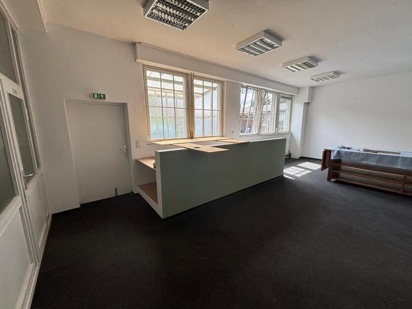 Büro und Lager
