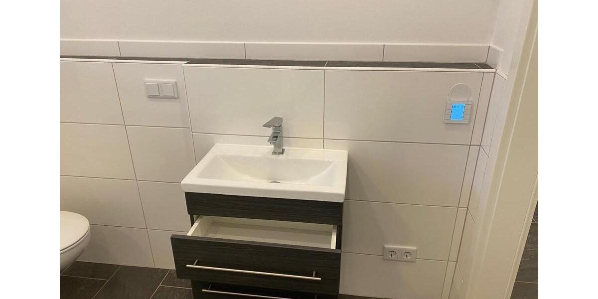 Moderne Erdgeschosswohnung mit großem Garten, Terrasse, Smarthome 4 zimmer