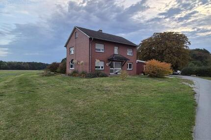 Idyllischer Bauernhof mit Nebengebäuden in Traumlage zu vermieten 6 zimmer