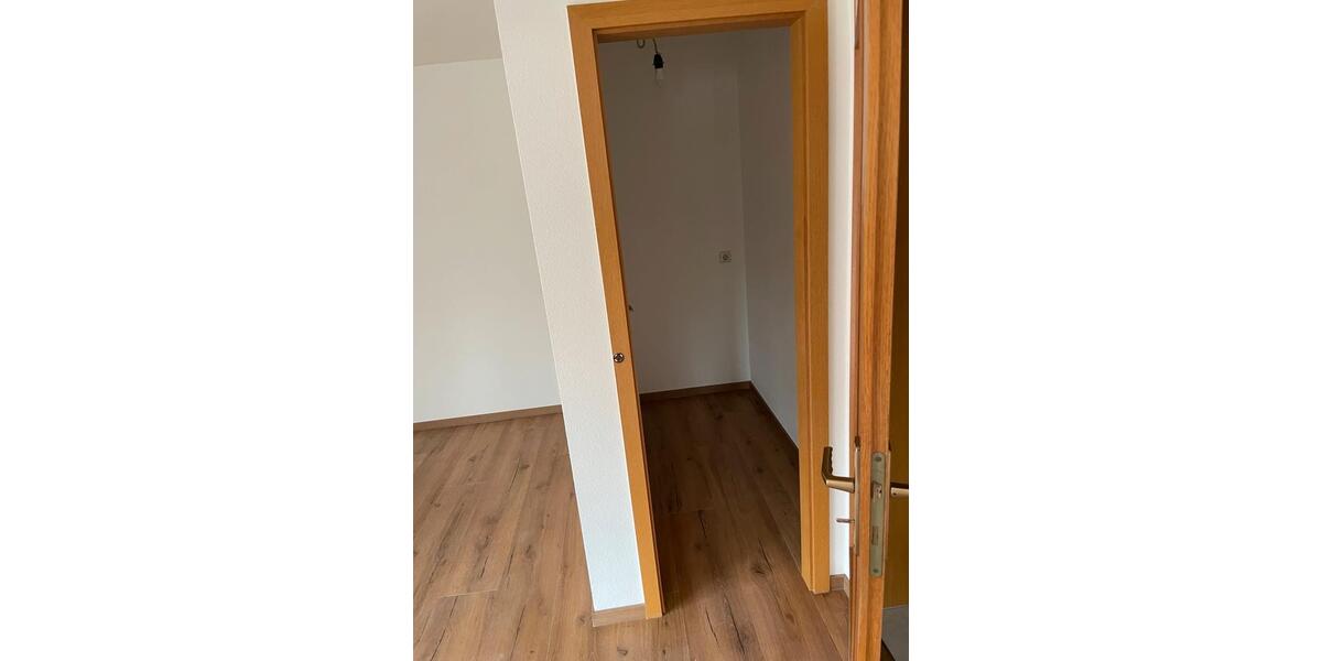 Etagenwohnung Oberstenfeld - 4.5 Zimmer, 91 m&sup2;, 1.150&euro; | Angebot:26286484