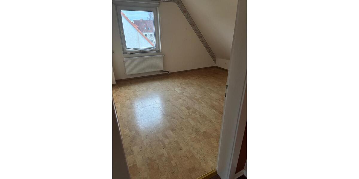 Dachgeschoßwohnung Stadthagen - 6 Zimmer, 145 m&sup2;, 900&euro; | Angebot:24801342