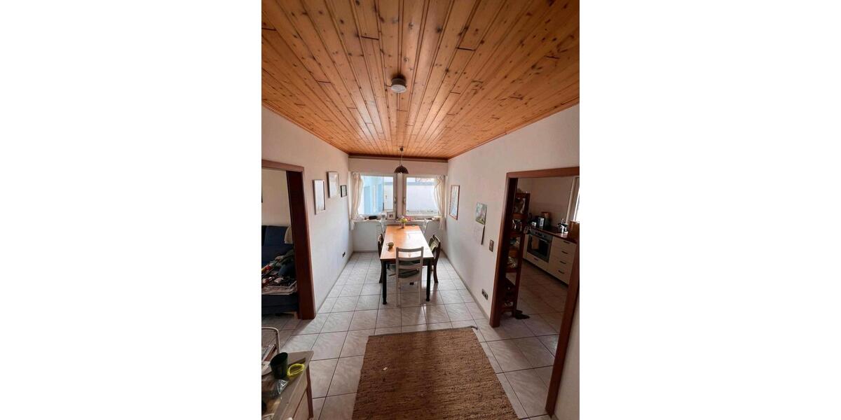 Einfamilienhaus Ihringen - 8 Zimmer, 214 m&sup2;, 1.900&euro; | Angebot:26227246