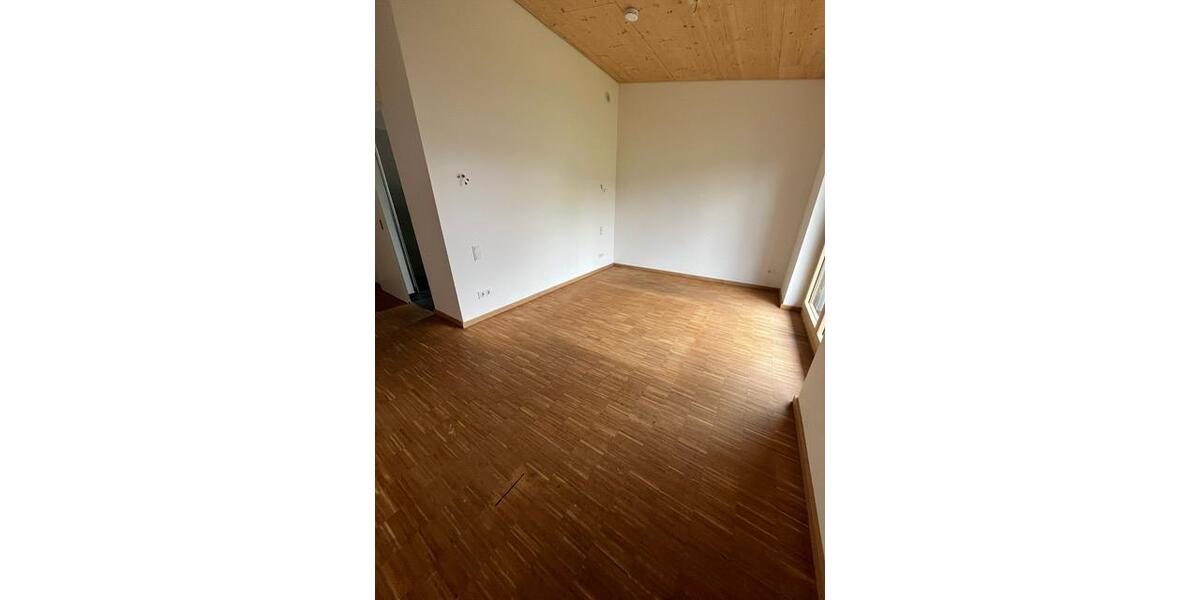 Bungalow Chemnitz Klaffenbach - 5 Zimmer, 150 m&sup2;, 2.050&euro; | Angebot:26677690