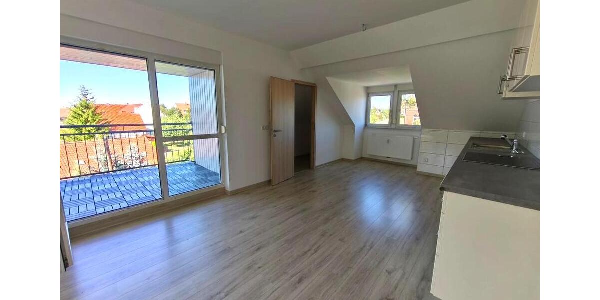 Dachgeschoßwohnung Tonna - 3 Zimmer, 74 m&sup2;, 888&euro; | Angebot:26644749