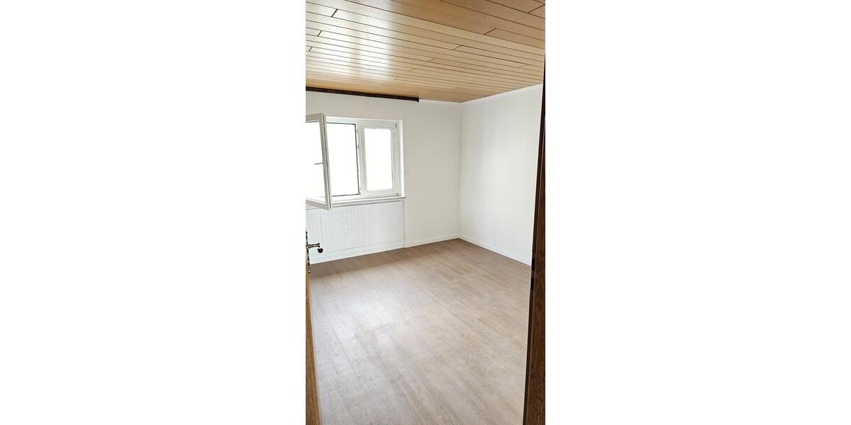 Etagenwohnung Hagenbach - 3 Zimmer, 110 m&sup2;, 1.550&euro; | Angebot:26621589