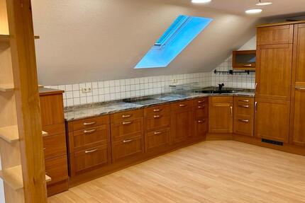 Vermiete smarte und moderne Dachgeschosswohnung inkl. Küche! zimmer