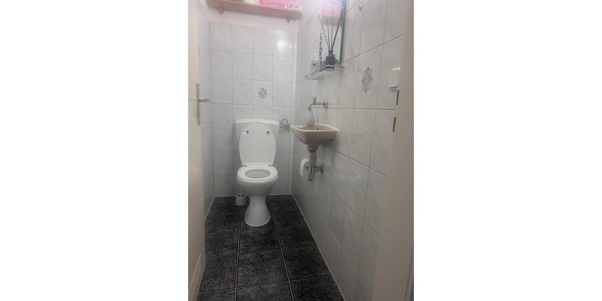 Etagenwohnung Stuttgart Bad Cannstatt - 1 Zimmer, 84 m&sup2;, 1.650&euro; | Angebot:26073129