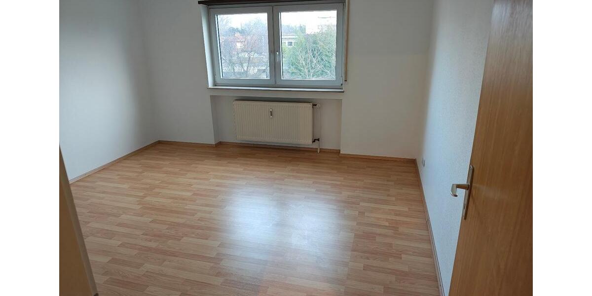 Etagenwohnung Hockenheim - 2 Zimmer, 70 m&sup2;, 750&euro; | Angebot:25452055