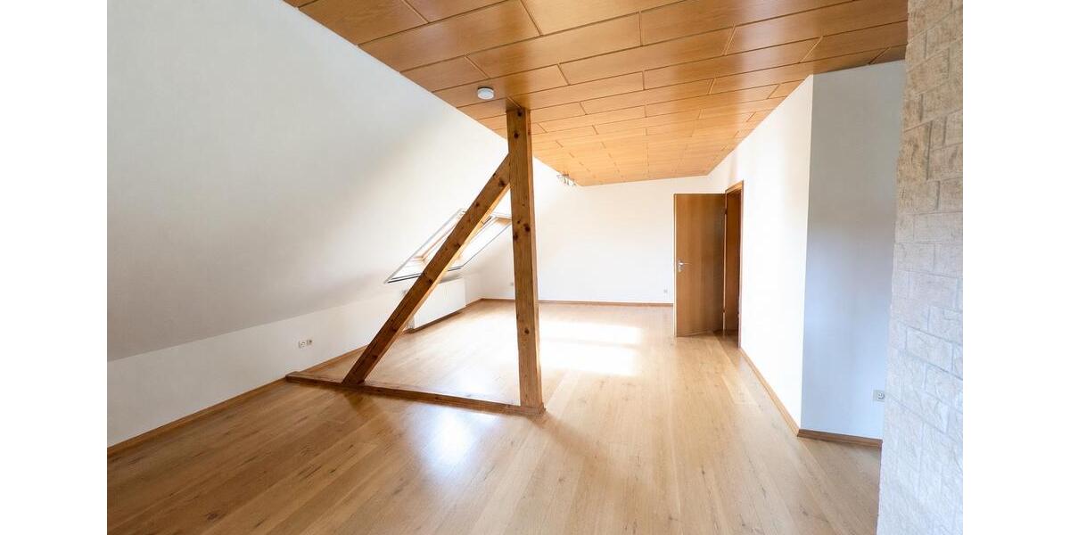 Dachgeschoßwohnung Nieste - 2 Zimmer, 82 m&sup2;, 650&euro; | Angebot:26626600